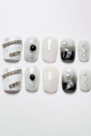 Midnight Pearl Press on Nails