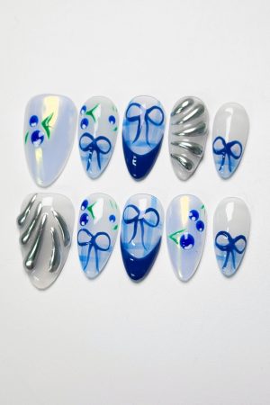 Seaside Holiday Press on Nails
