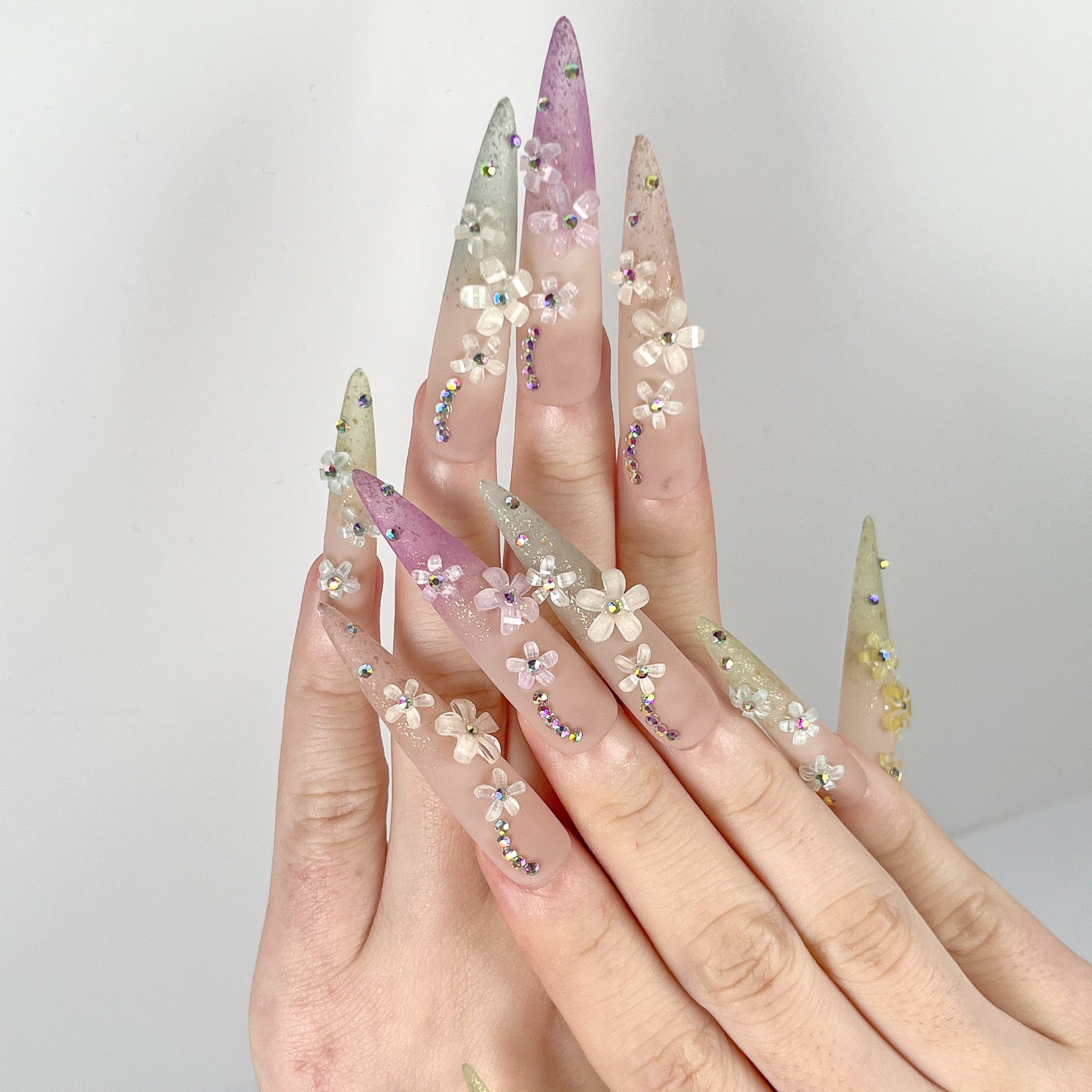 Gradient Spring Flowers Press-On Nails - Image 2