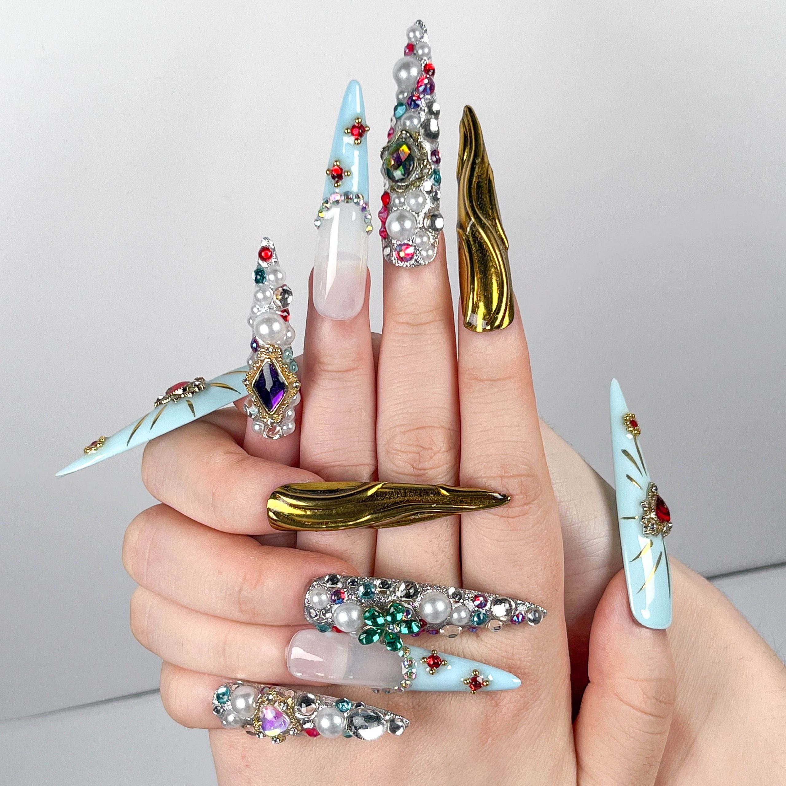Luxurious Pearl Design Press On Nails - Image 3