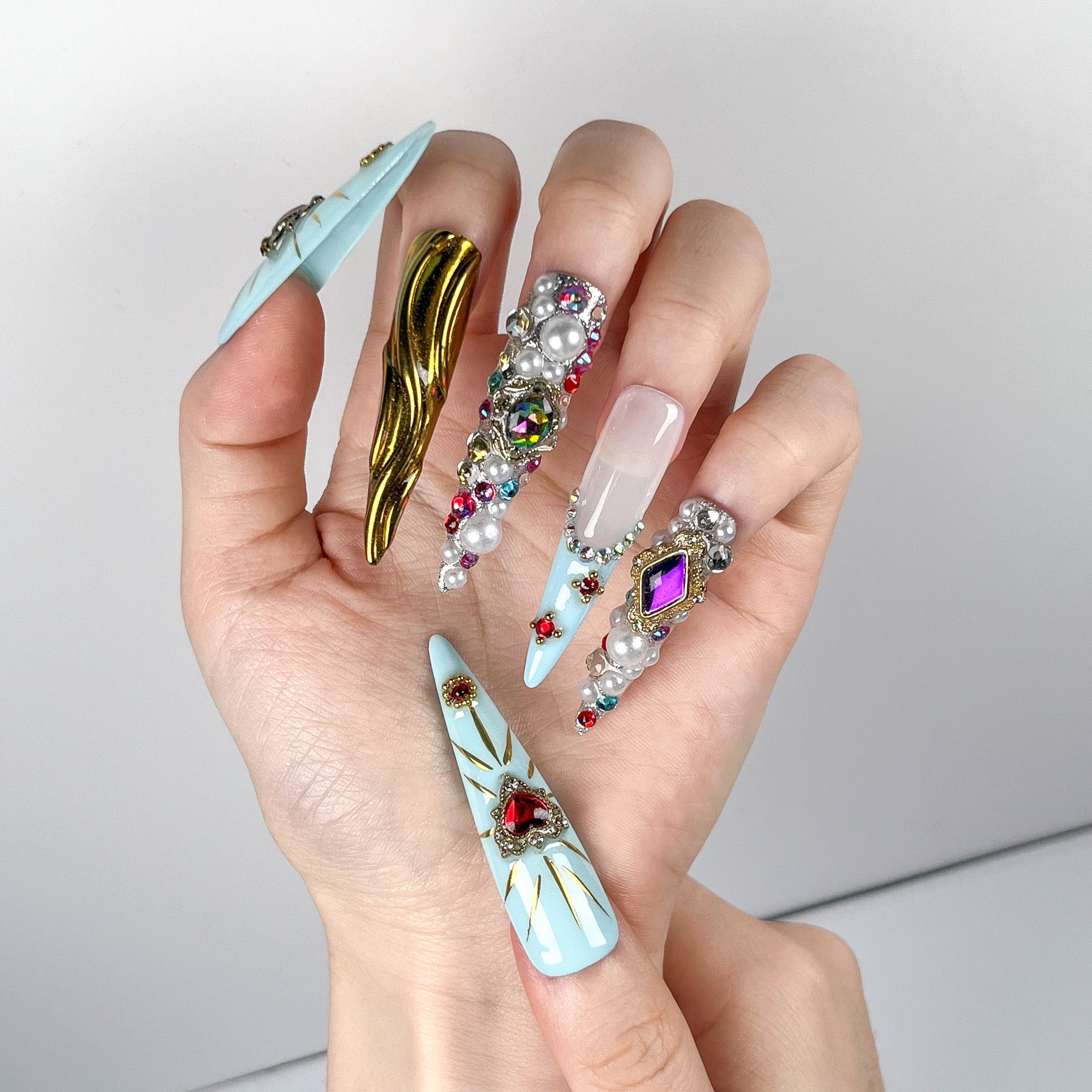 Luxurious Pearl Design Press On Nails - Image 5
