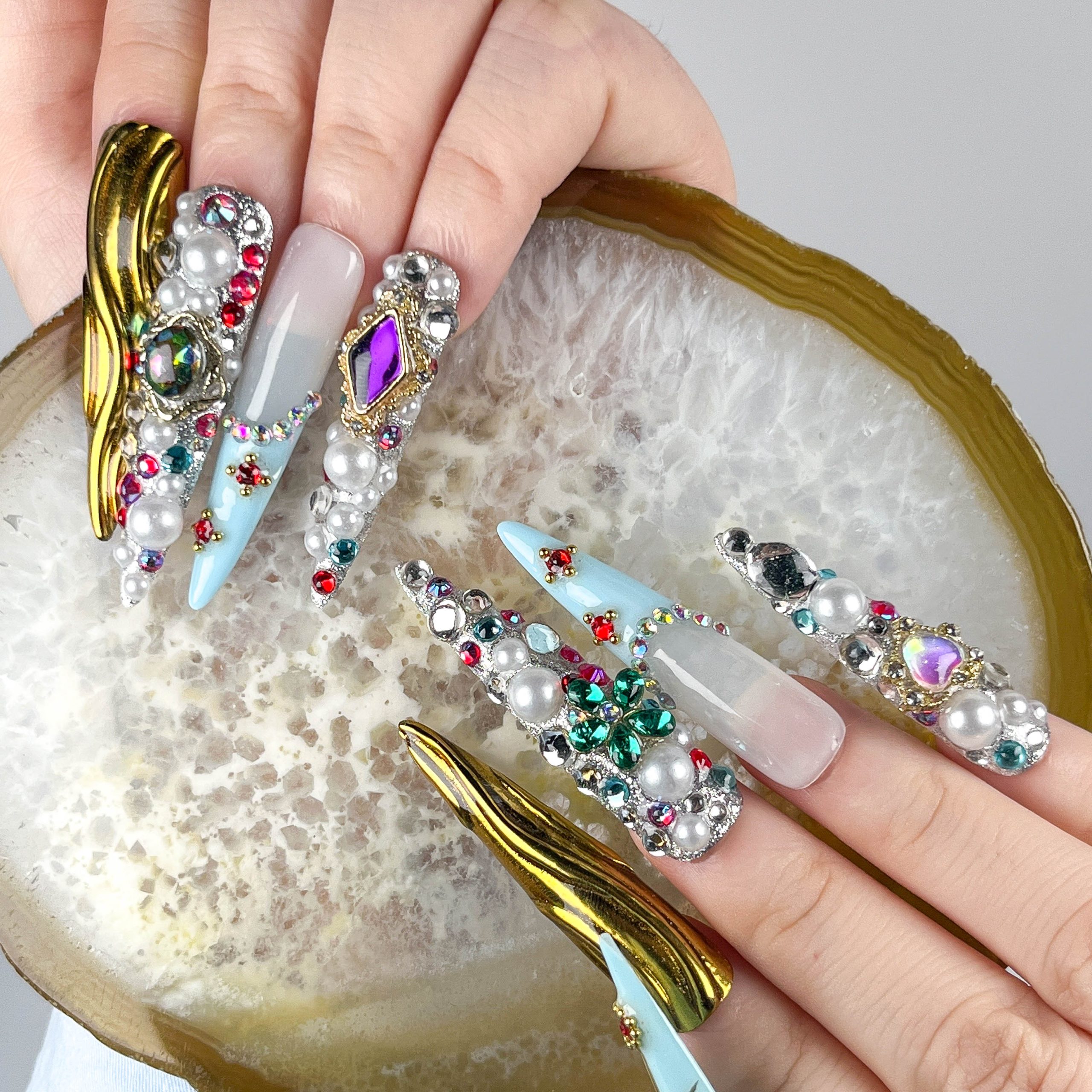 Luxurious Pearl Design Press On Nails - Image 4
