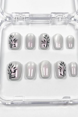 Premium Gray Leaf Cat Eye Manicure