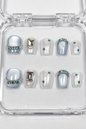 Snowy Crown Press on Nails