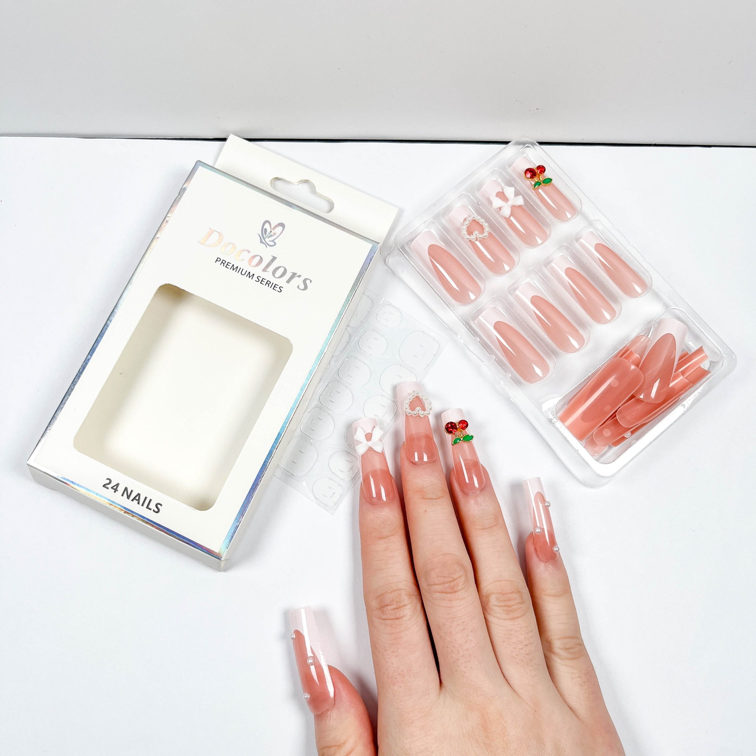 French Romantic Dinner Press-on Nails - Image 3