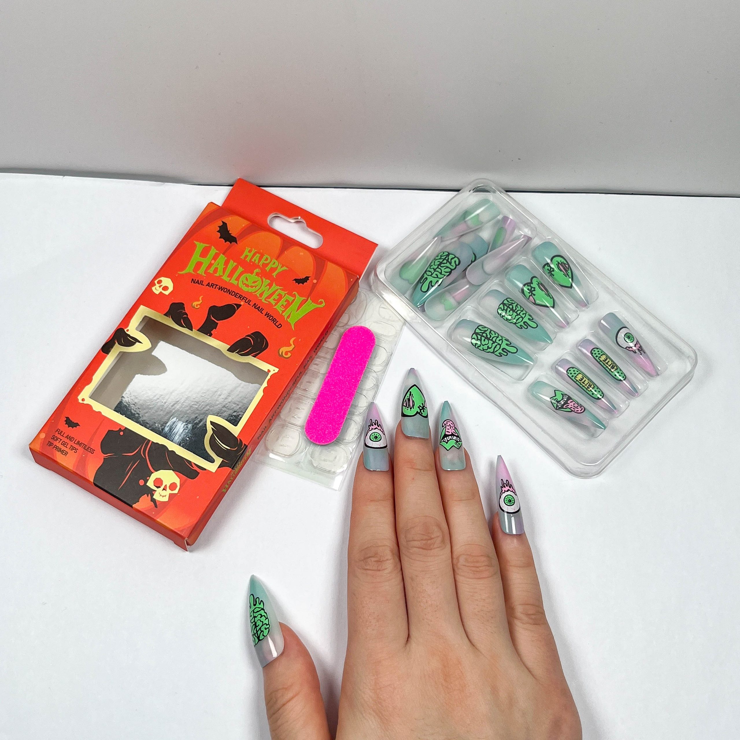 Green Cartoon Eyeball Press-on Nails - Image 3