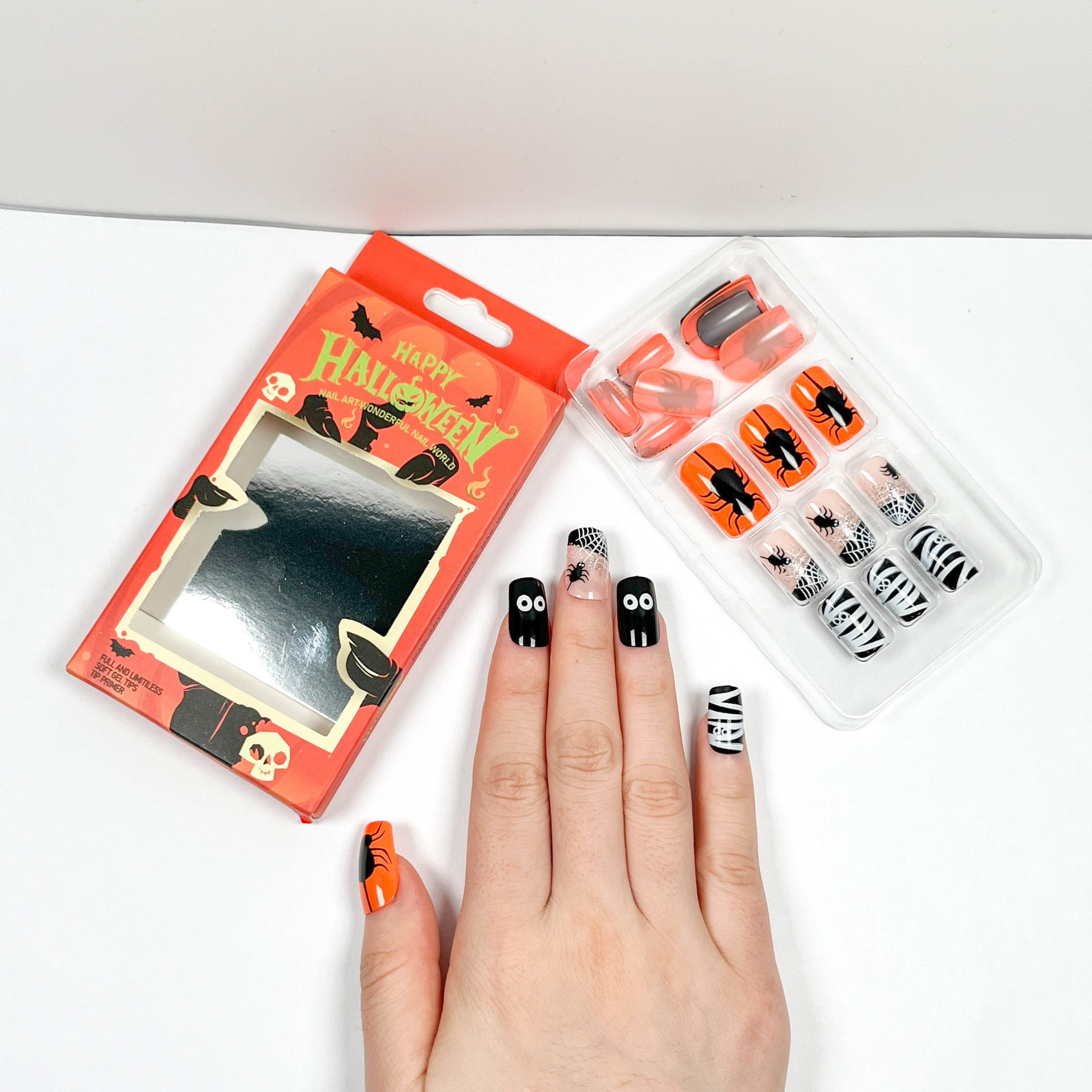 Hanging Spider Press-on Nails - Image 3